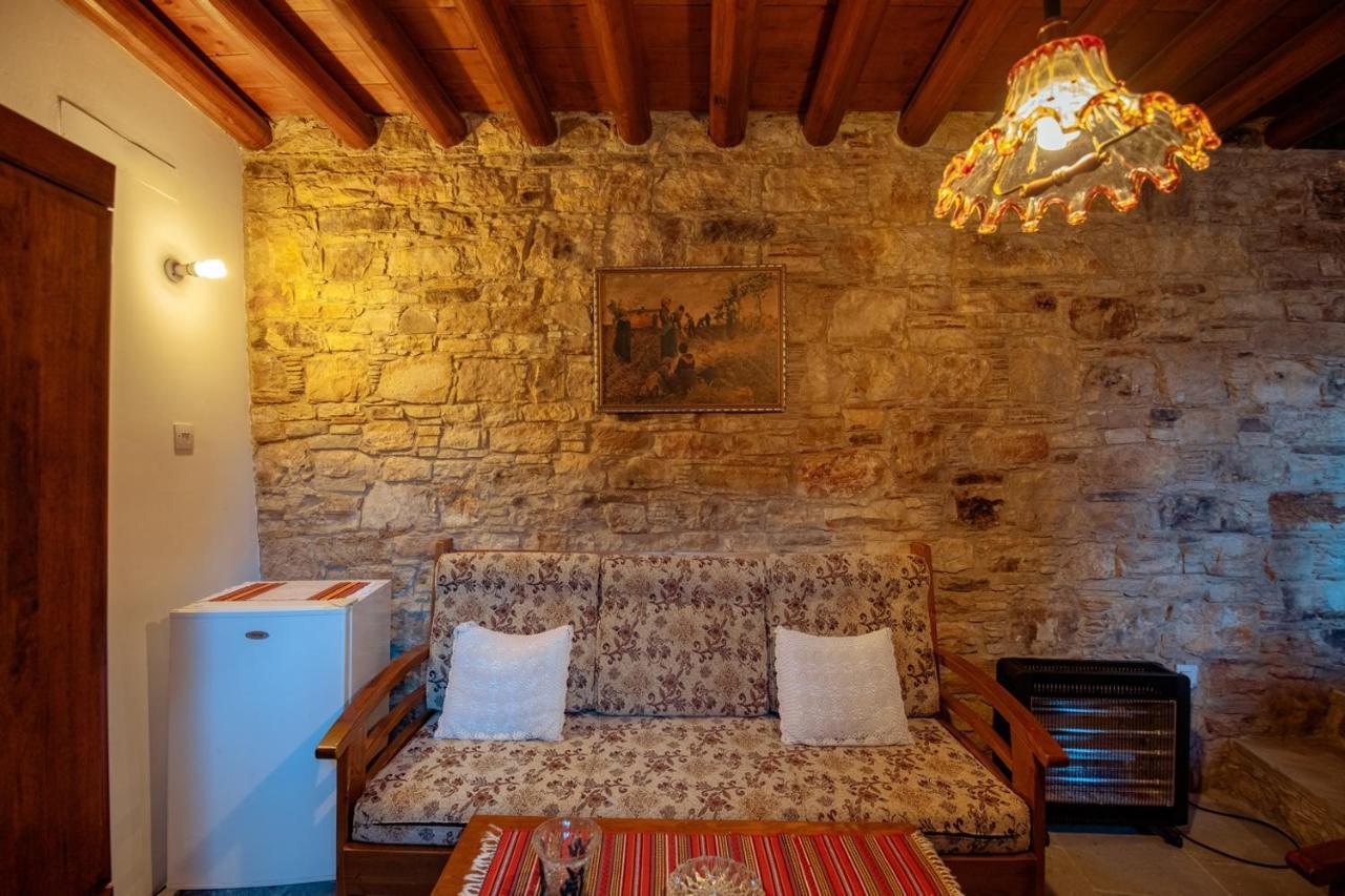 Constantias Stone Houses 洛弗 外观 照片