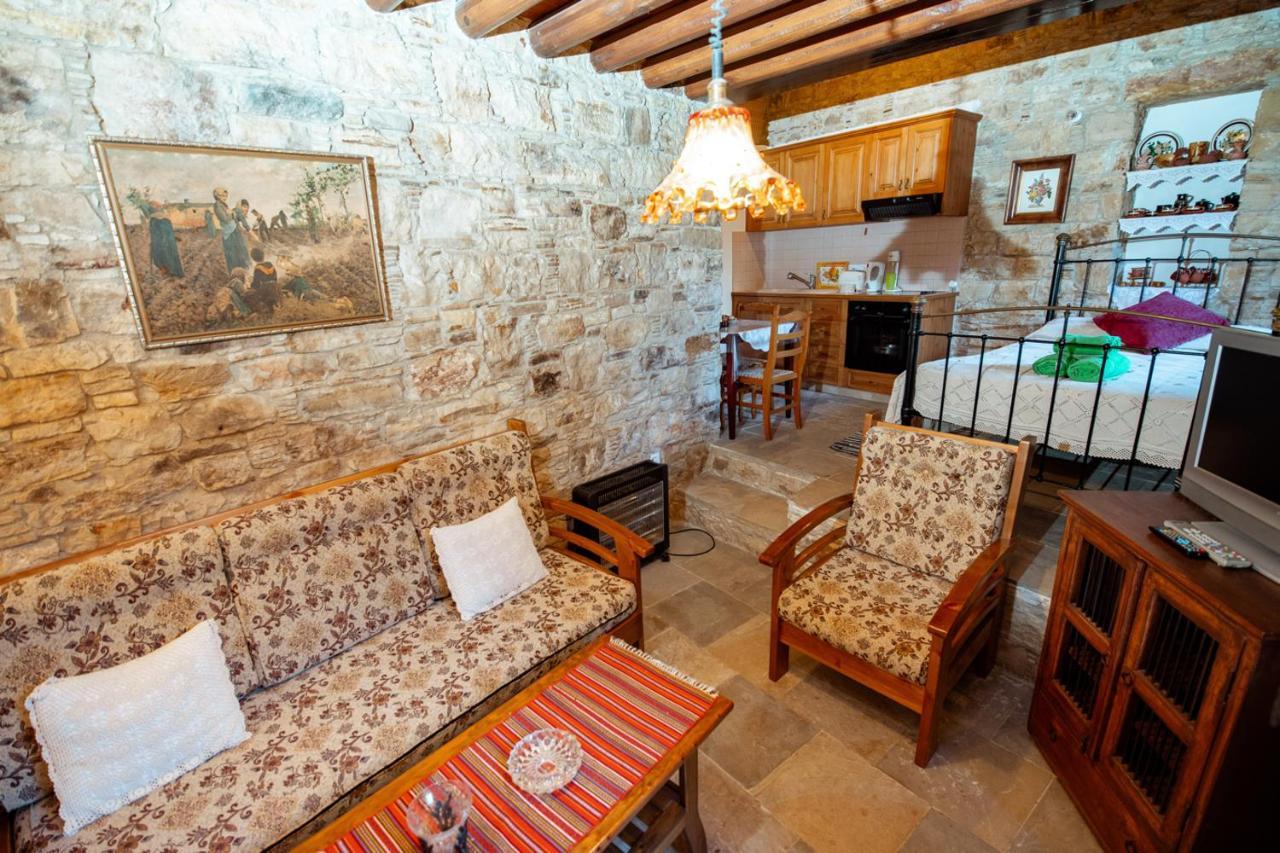 Constantias Stone Houses 洛弗 外观 照片